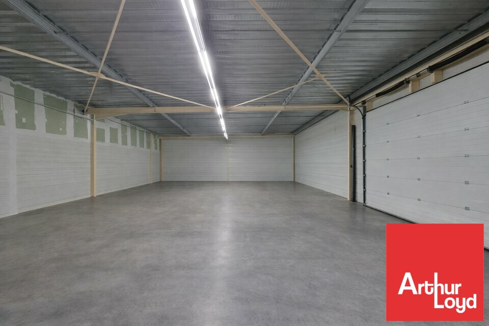 ARTHUR LOYD POITOU VENDEE VENTE-LOCAL COMMERCIAL-AZAY_LE_BRULE-79