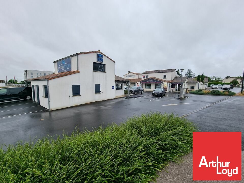ARTHUR LOYD POITOU VENDEE VENTE-LOCAL COMMERCIAL-CHAURAY-79
