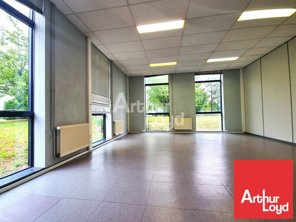 ARTHUR LOYD POITOU VENDEE LOCATION-BUREAUX-CHASSENEUIL_DU_POITOU-86