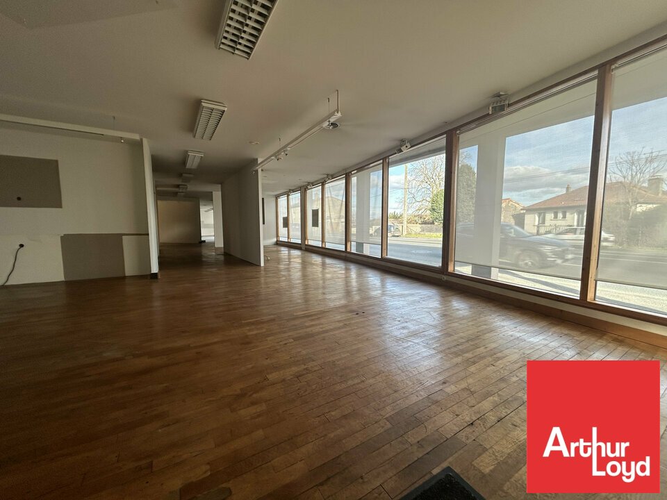 ARTHUR LOYD POITOU VENDEE VENTE-LOCAL COMMERCIAL-CHASSENEUIL_DU_POITOU-86