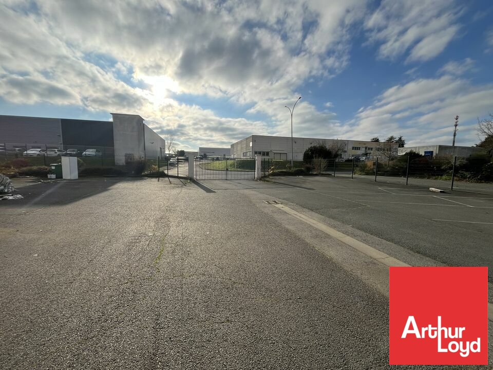 ARTHUR LOYD POITOU VENDEE VENTE-LOCAL D'ACTIVITE-POITIERS-86