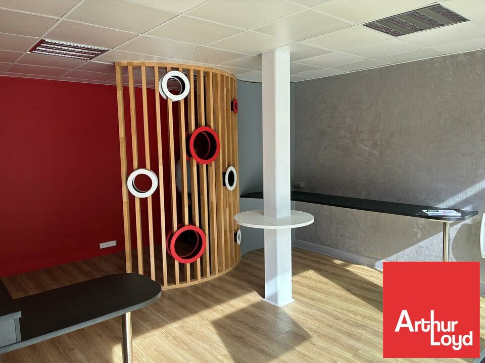 ARTHUR LOYD POITOU VENDEE LOCATION-LOCAL COMMERCIAL-LA_ROCHE-SUR-YON-85