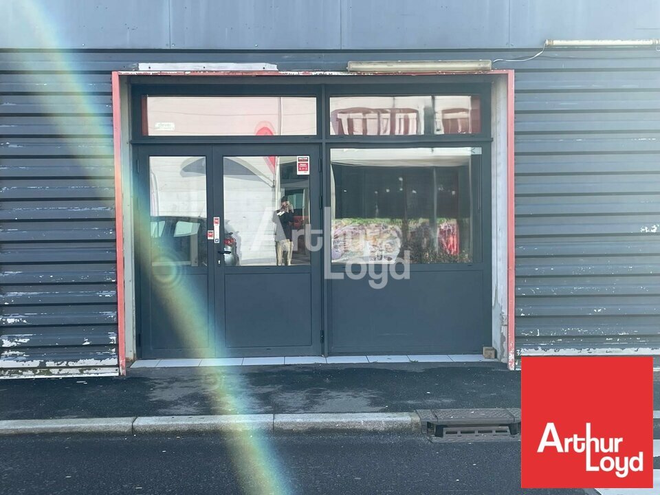 ARTHUR LOYD POITOU VENDEE LOCATION-LOCAL COMMERCIAL-LA_ROCHE-SUR-YON-85