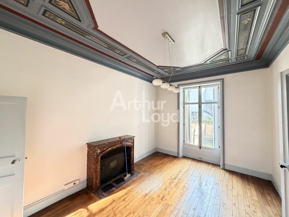 ARTHUR LOYD POITOU VENDEE LOCATION-BUREAUX-POITIERS-86