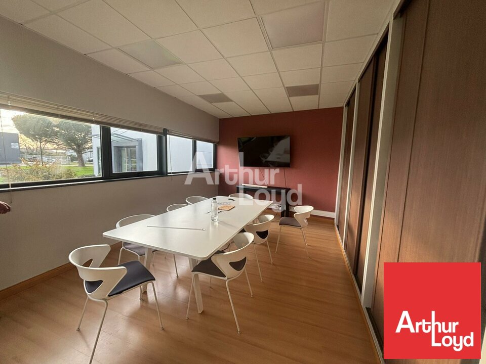 ARTHUR LOYD POITOU VENDEE LOCATION-BUREAUX-BELLEVIGNY-85