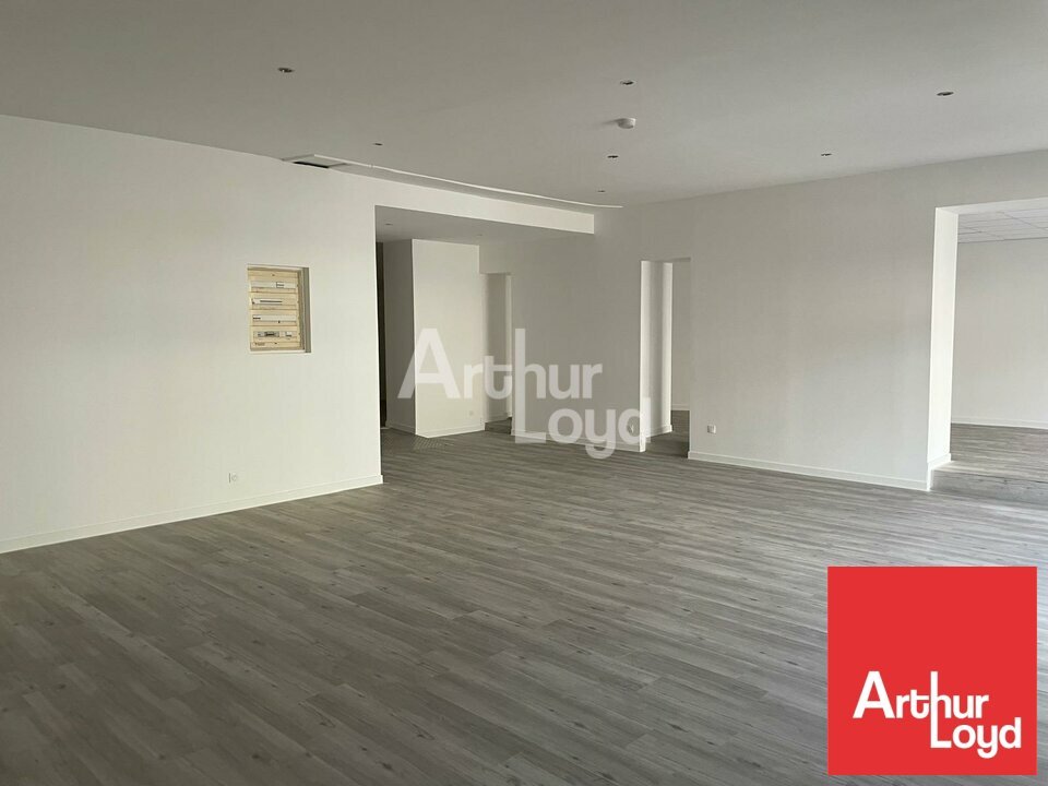 ARTHUR LOYD POITOU VENDEE LOCATION-LOCAL COMMERCIAL-LA_ROCHE-SUR-YON-85