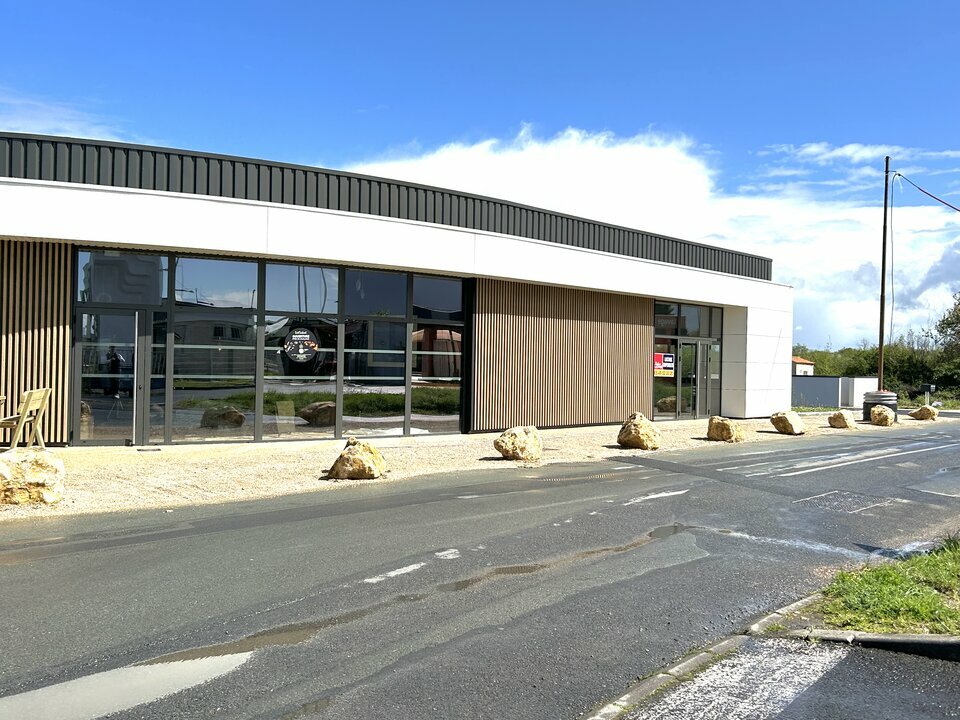 ARTHUR LOYD POITOU VENDEE LOCATION-LOCAL COMMERCIAL-POITIERS-86