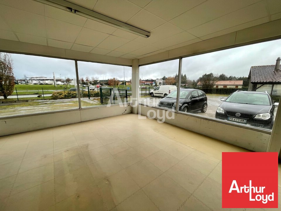 ARTHUR LOYD POITOU VENDEE LOCATION-LOCAL COMMERCIAL-PARTHENAY-79