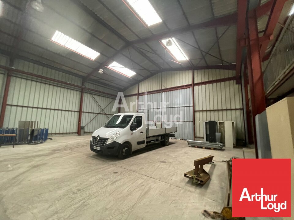 ARTHUR LOYD POITOU VENDEE LOCATION-ENTREPOT-PARTHENAY-79
