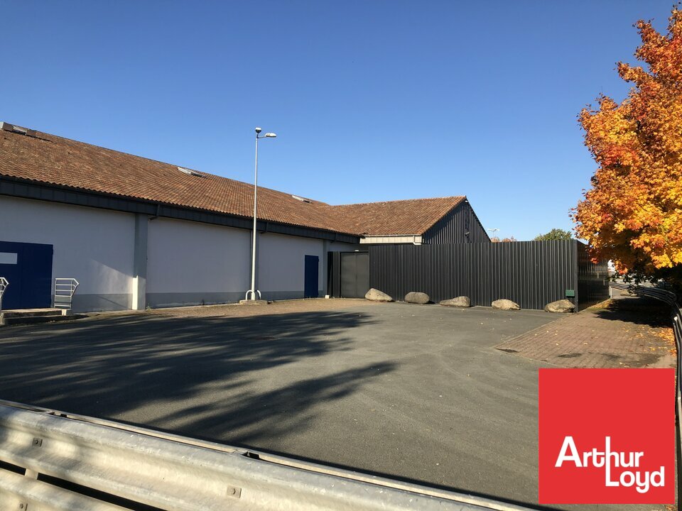 ARTHUR LOYD POITOU VENDEE VENTE-LOCAL D'ACTIVITE-MONCOUTANT-79