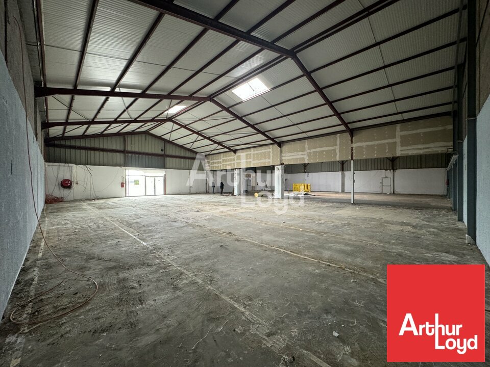 ARTHUR LOYD POITOU VENDEE LOCATION-LOCAL COMMERCIAL-CHAURAY-79