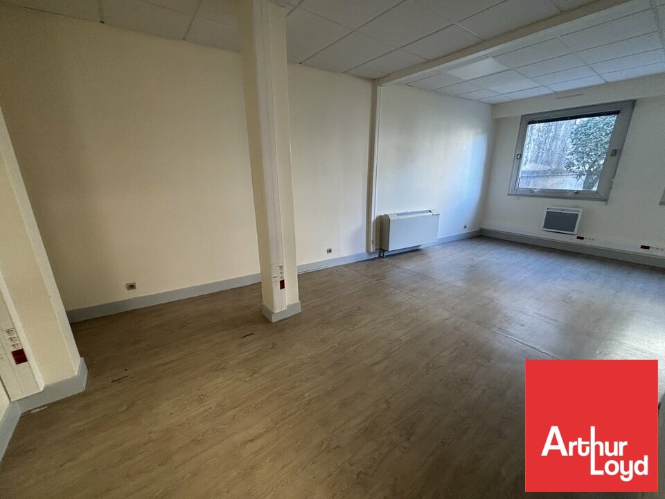 ARTHUR LOYD POITOU VENDEE VENTE-BUREAUX-POITIERS-86