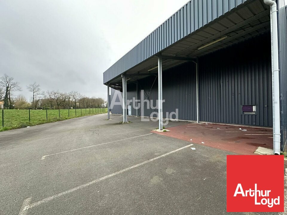 ARTHUR LOYD POITOU VENDEE LOCATION-LOCAL COMMERCIAL-MONTAIGU-85