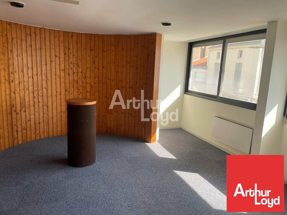 ARTHUR LOYD POITOU VENDEE LOCATION-LOCAL COMMERCIAL-LA_ROCHE_SUR_YON-85