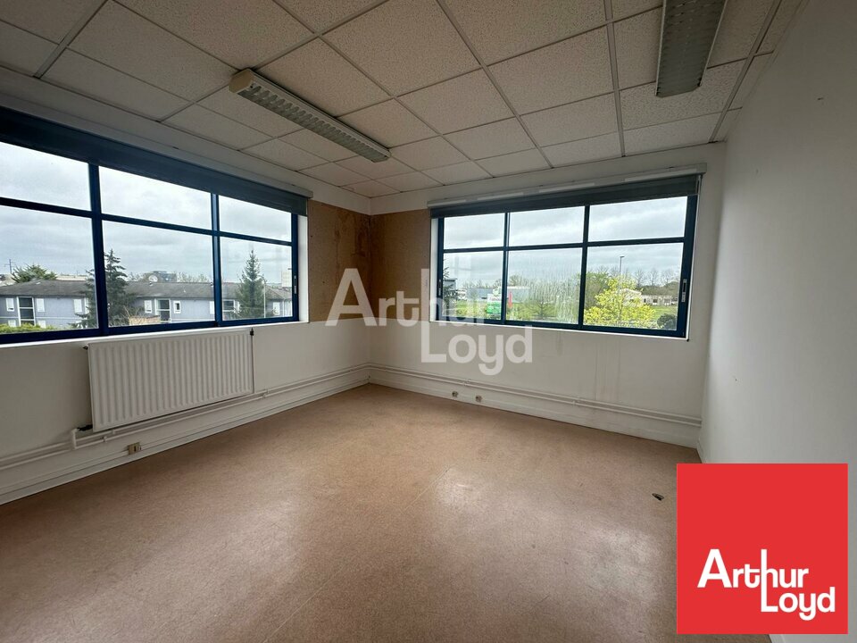 ARTHUR LOYD POITOU VENDEE LOCATION-BUREAUX-LA_ROCHE_SUR_YON-85