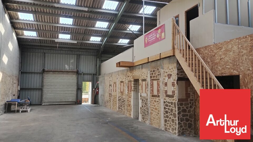 ARTHUR LOYD POITOU VENDEE LOCATION-ENTREPOT-LA_CRECHE-79