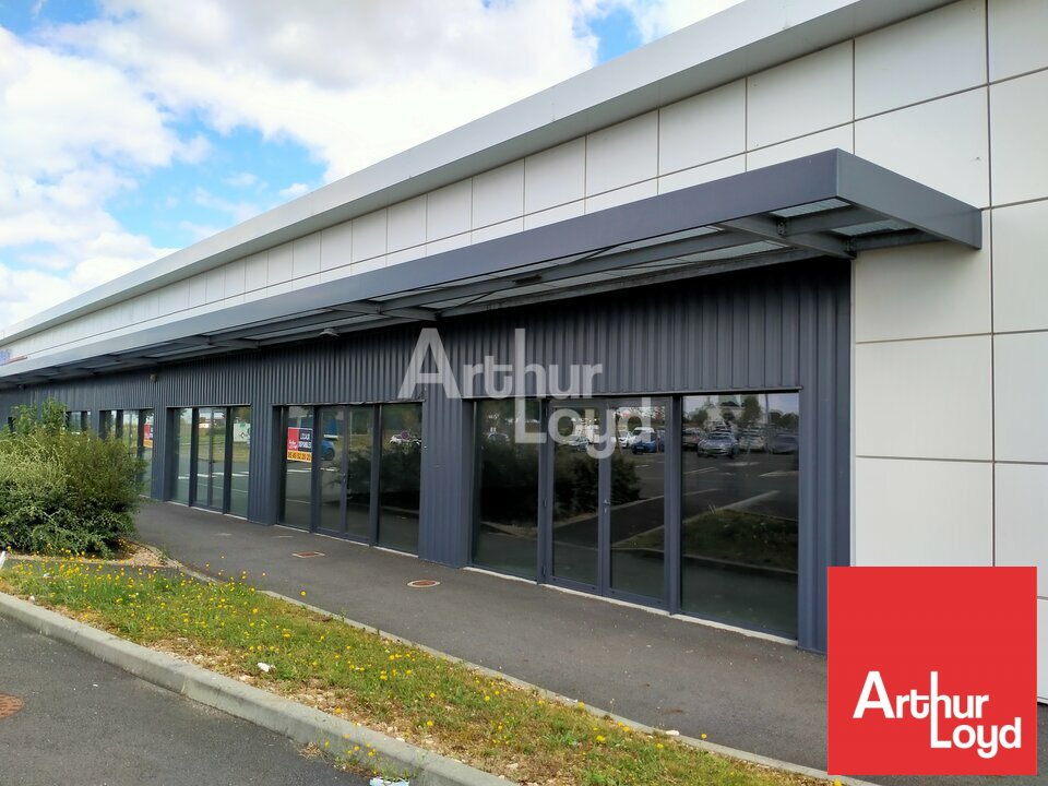 ARTHUR LOYD POITOU VENDEE LOCATION-LOCAL COMMERCIAL-NEUVILLE_DE_POITOU-86