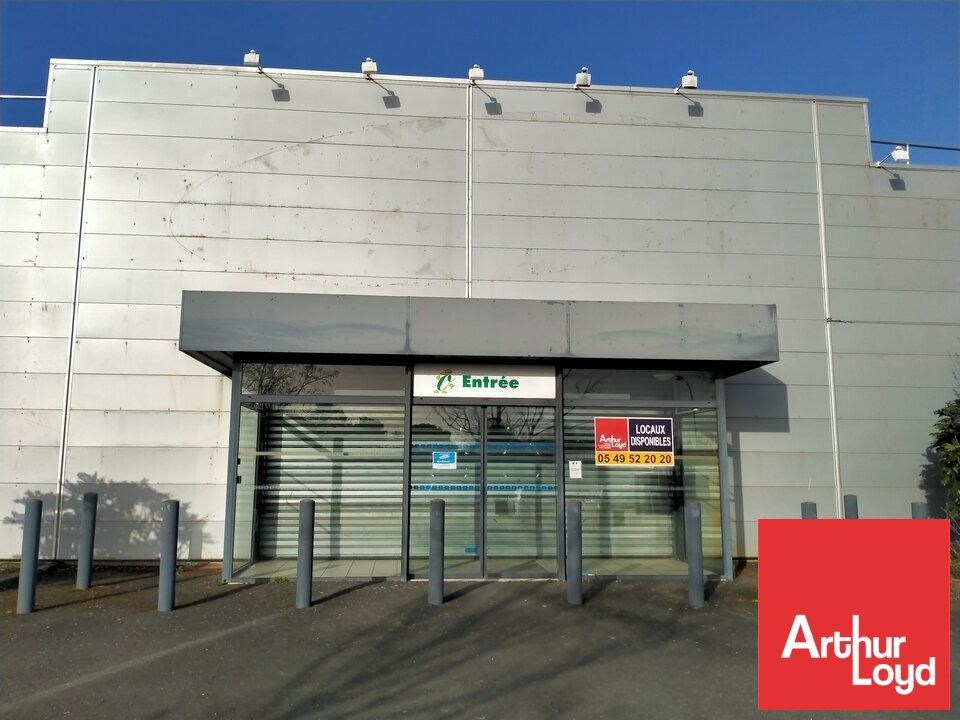 ARTHUR LOYD POITOU VENDEE VENTE-LOCAL COMMERCIAL-CHASSENEUIL_DU_POITOU-86