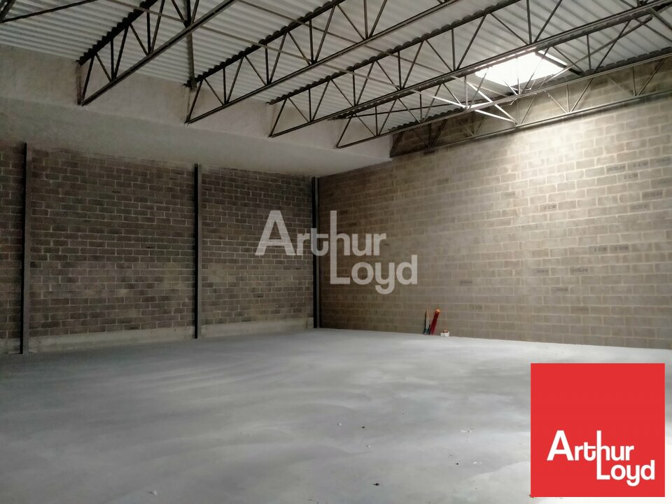 ARTHUR LOYD POITOU VENDEE LOCATION-ENTREPOT-CHASSENEUIL_DU_POITOU-86