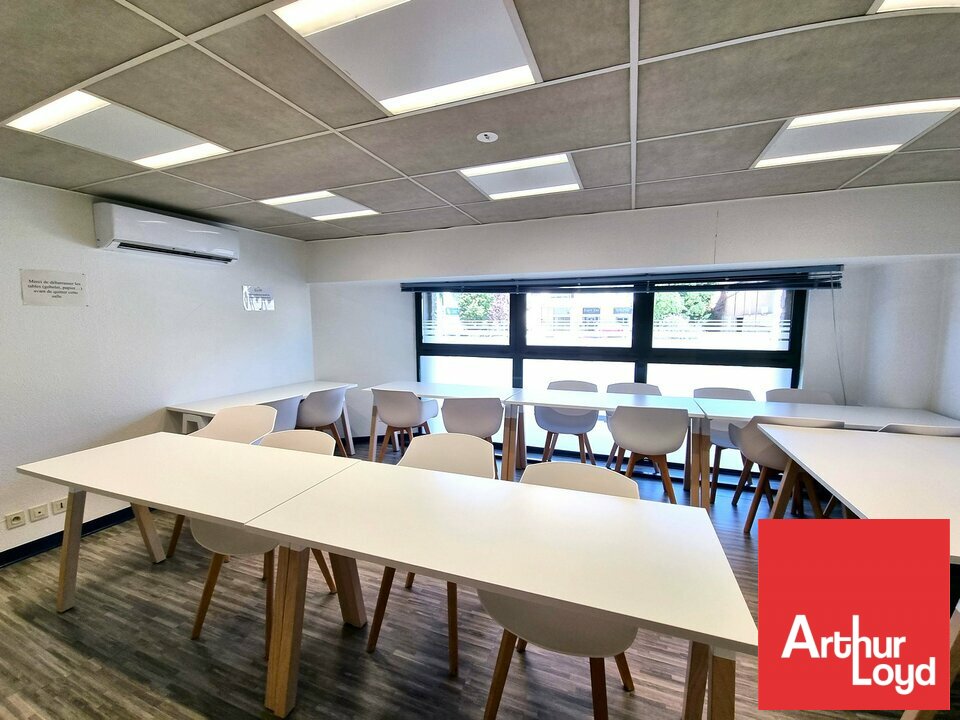 ARTHUR LOYD POITOU VENDEE VENTE-BUREAUX-POITIERS-86