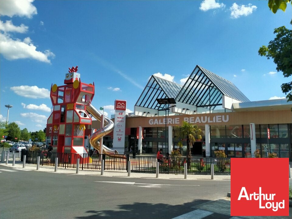 ARTHUR LOYD POITOU VENDEE VENTE-LOCAL COMMERCIAL-POITIERS-86