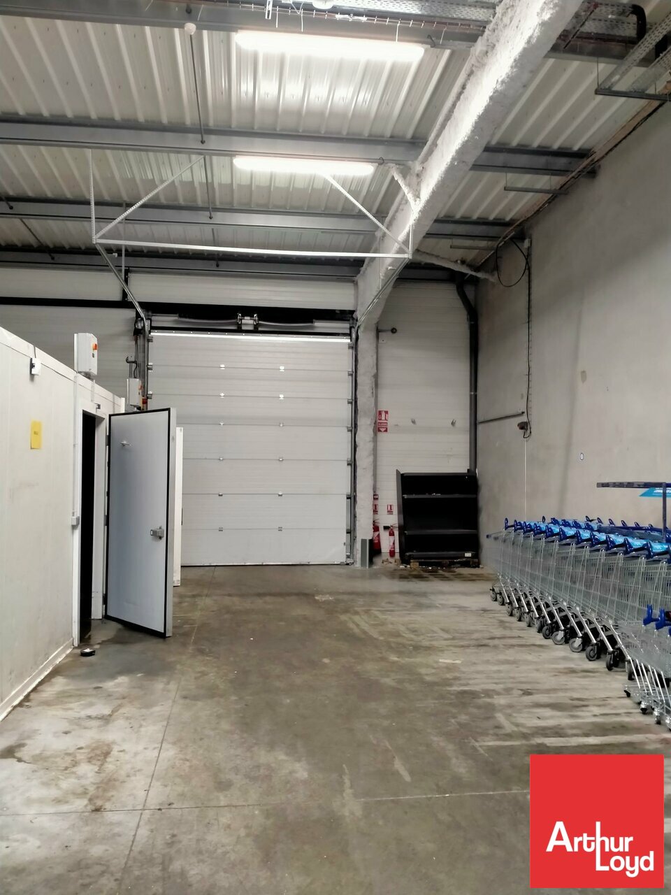 ARTHUR LOYD POITOU VENDEE LOCATION-ENTREPOT-VOUILLE-86