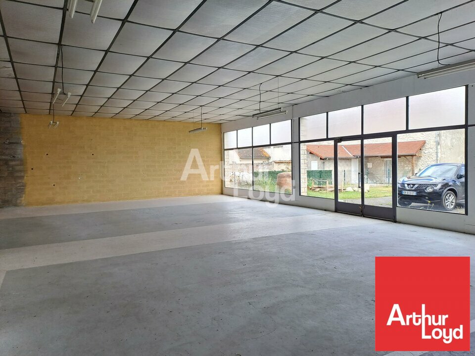 ARTHUR LOYD POITOU VENDEE LOCATION-LOCAL COMMERCIAL-LES_ORMES-86