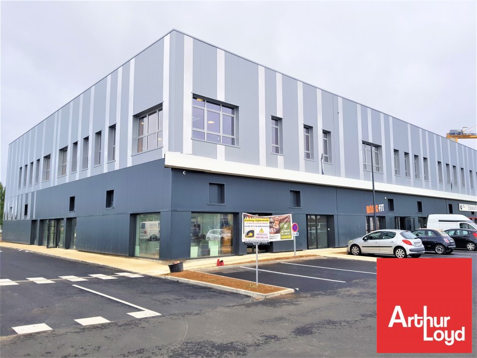 ARTHUR LOYD POITOU VENDEE LOCATION-LOCAL COMMERCIAL-BIARD-86