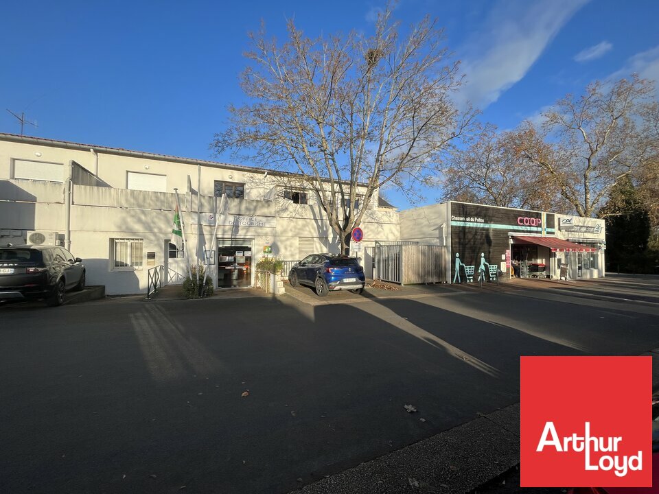 ARTHUR LOYD POITOU VENDEE VENTE-LOCAL COMMERCIAL-CHASSENEUIL_DU_POITOU-86