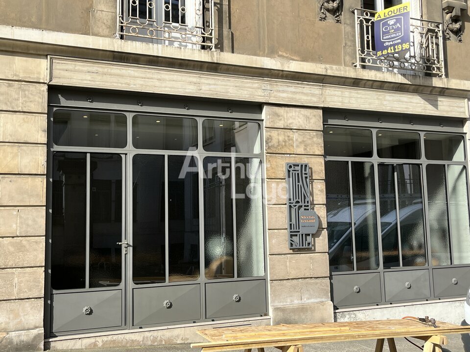 ARTHUR LOYD POITOU VENDEE VENTE-LOCAL COMMERCIAL-POITIERS-86