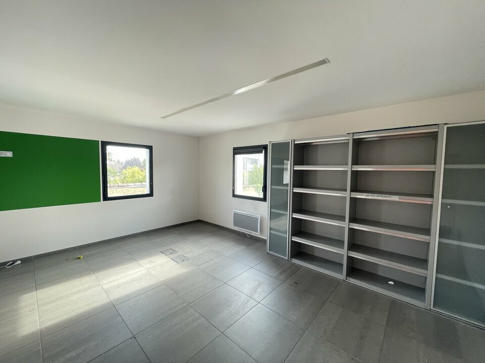 ARTHUR LOYD POITOU VENDEE VENTE-BUREAUX-POITIERS-86