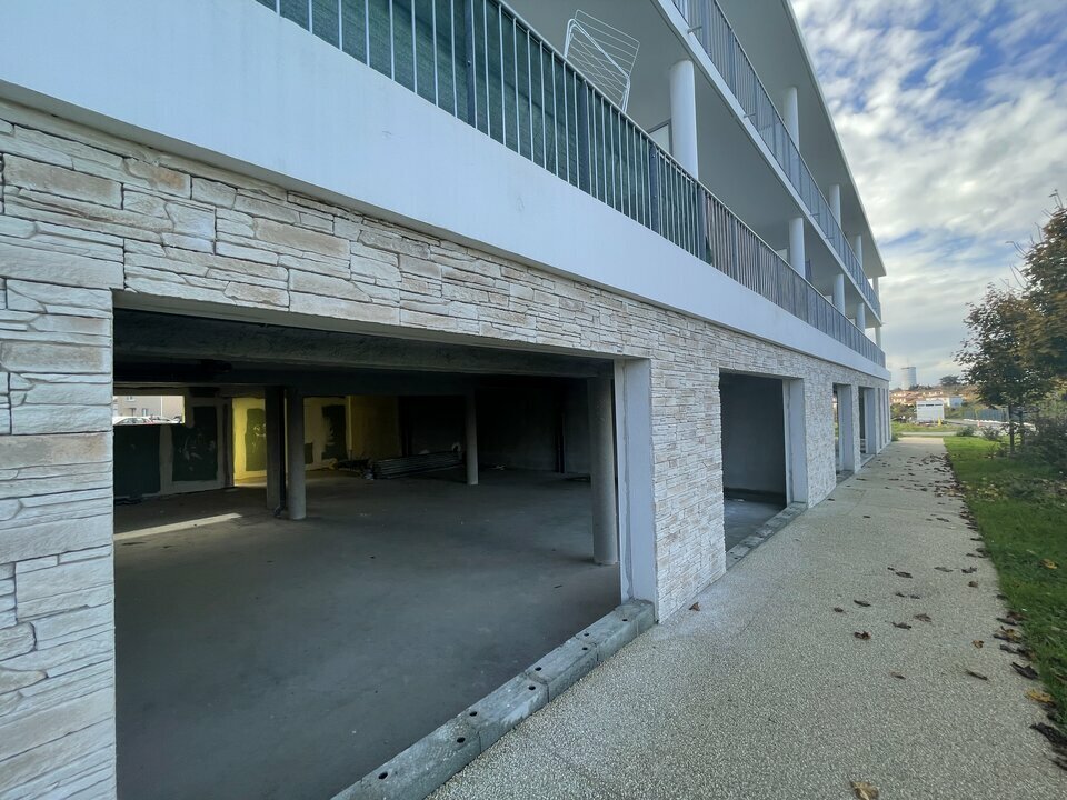 ARTHUR LOYD POITOU VENDEE VENTE-BUREAUX-SAINT_BENOIT-86