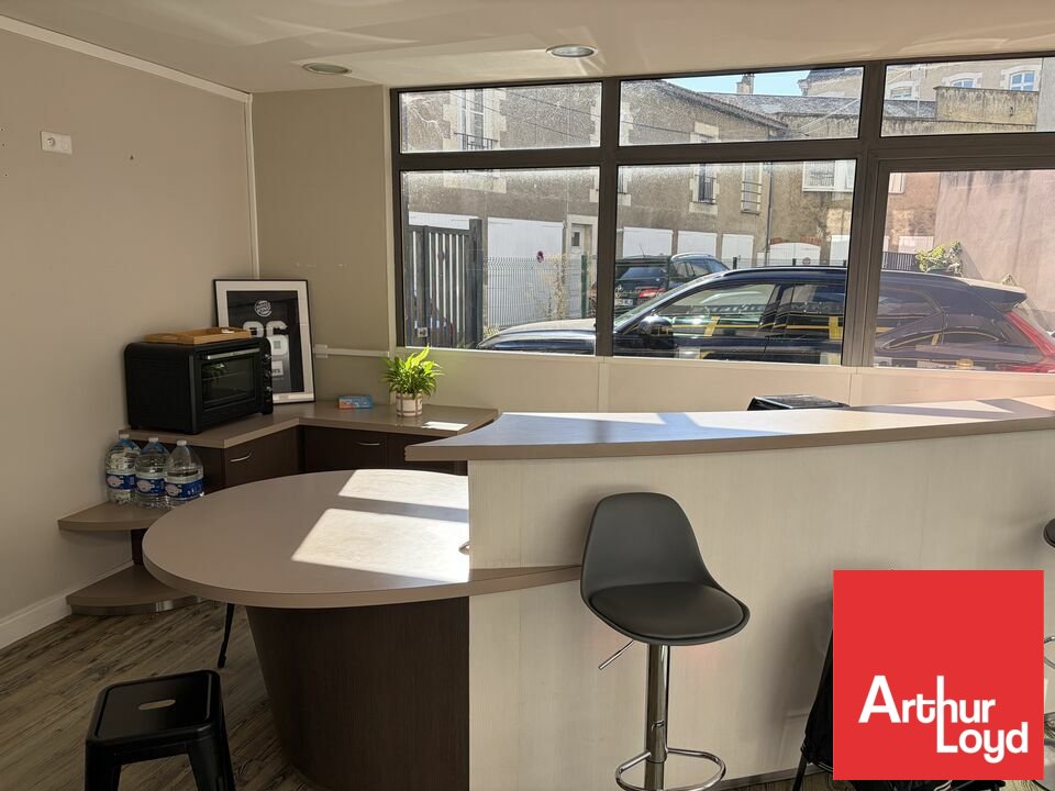ARTHUR LOYD POITOU VENDEE VENTE-LOCAL COMMERCIAL-POITIERS-86