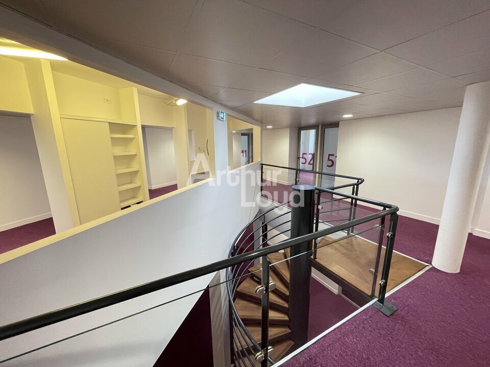 ARTHUR LOYD POITOU VENDEE VENTE-BUREAUX-CHASSENEUIL_DU_POITOU-86