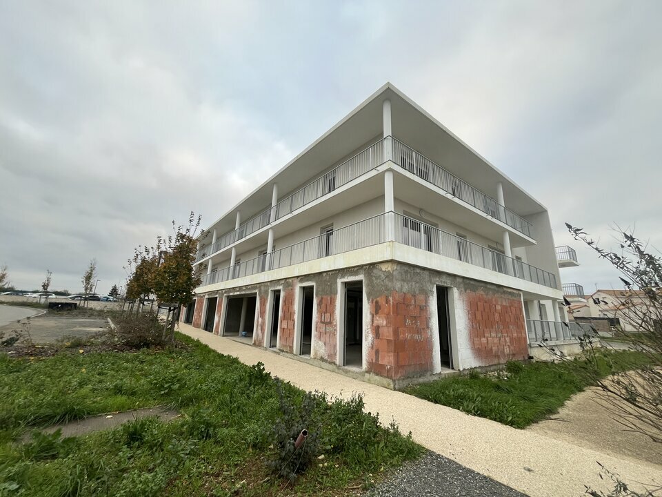ARTHUR LOYD POITOU VENDEE VENTE-BUREAUX-SAINT_BENOIT-86