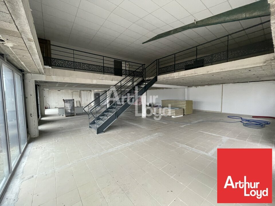 ARTHUR LOYD POITOU VENDEE LOCATION-LOCAL COMMERCIAL-LES_SABLES_D'OLONNE-85