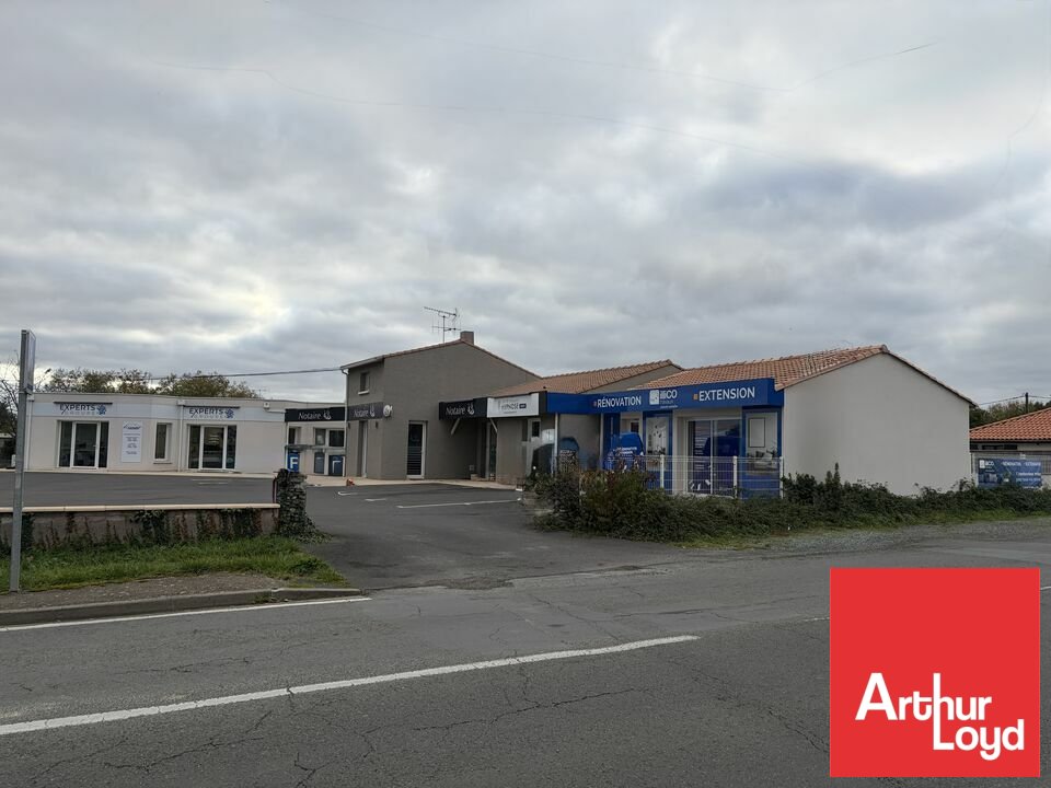 ARTHUR LOYD POITOU VENDEE VENTE-LOCAL COMMERCIAL-BESSINES-79