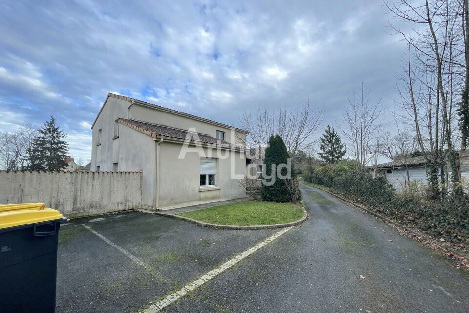 ARTHUR LOYD POITOU VENDEE VENTE-BUREAUX-POITIERS-86