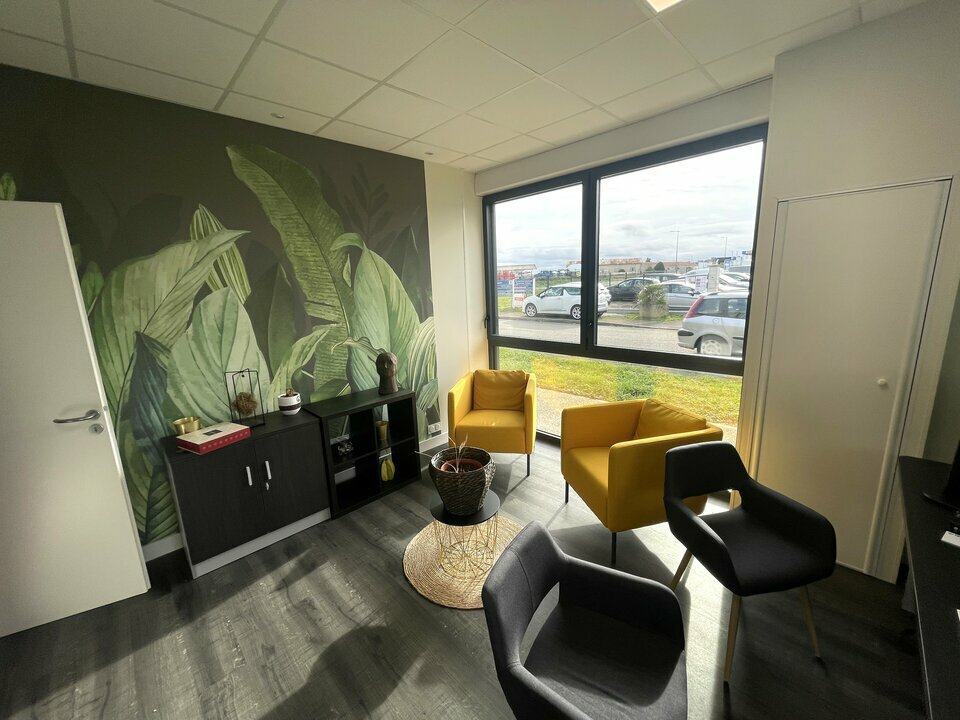 ARTHUR LOYD POITOU VENDEE LOCATION-BUREAUX-BIARD-86