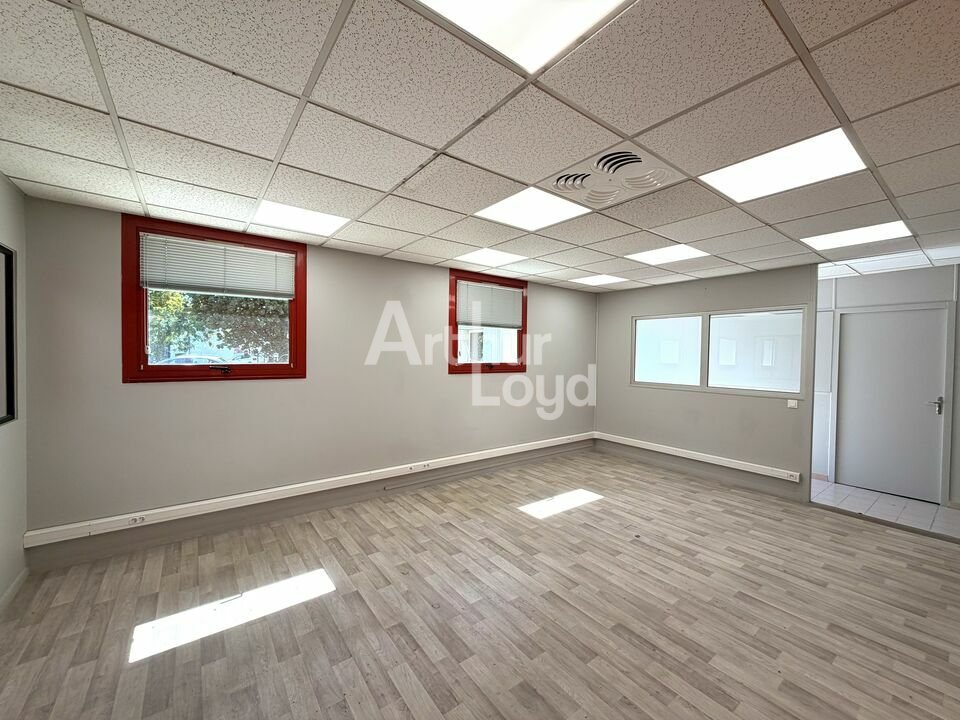 ARTHUR LOYD POITOU VENDEE LOCATION-BUREAUX-SAINT_BENOIT-86