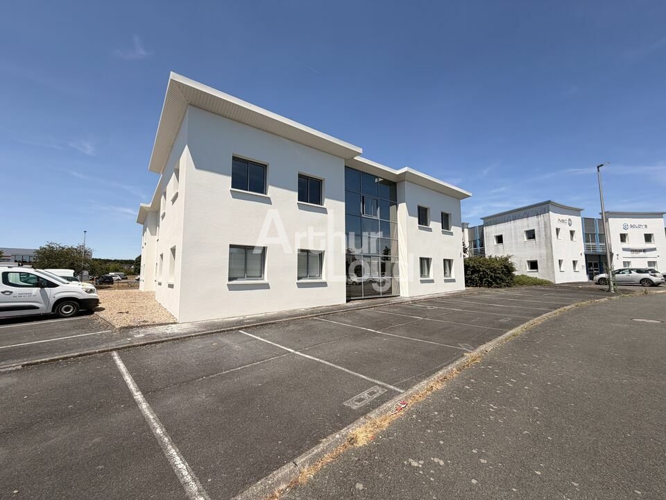 ARTHUR LOYD POITOU VENDEE LOCATION-BUREAUX-JAUNAY_CLAN-86