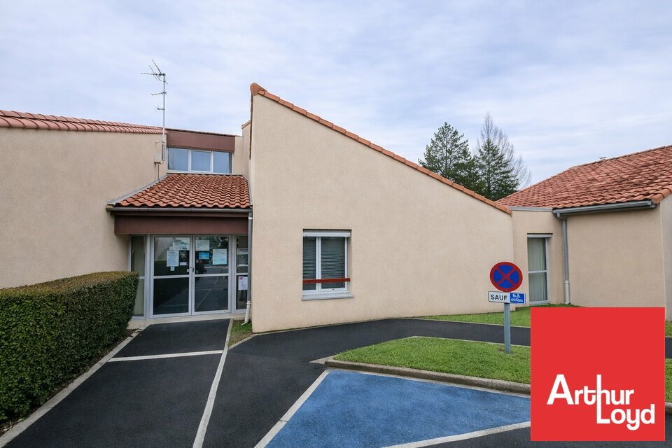 ARTHUR LOYD POITOU VENDEE VENTE-BUREAUX-PARTHENAY-79