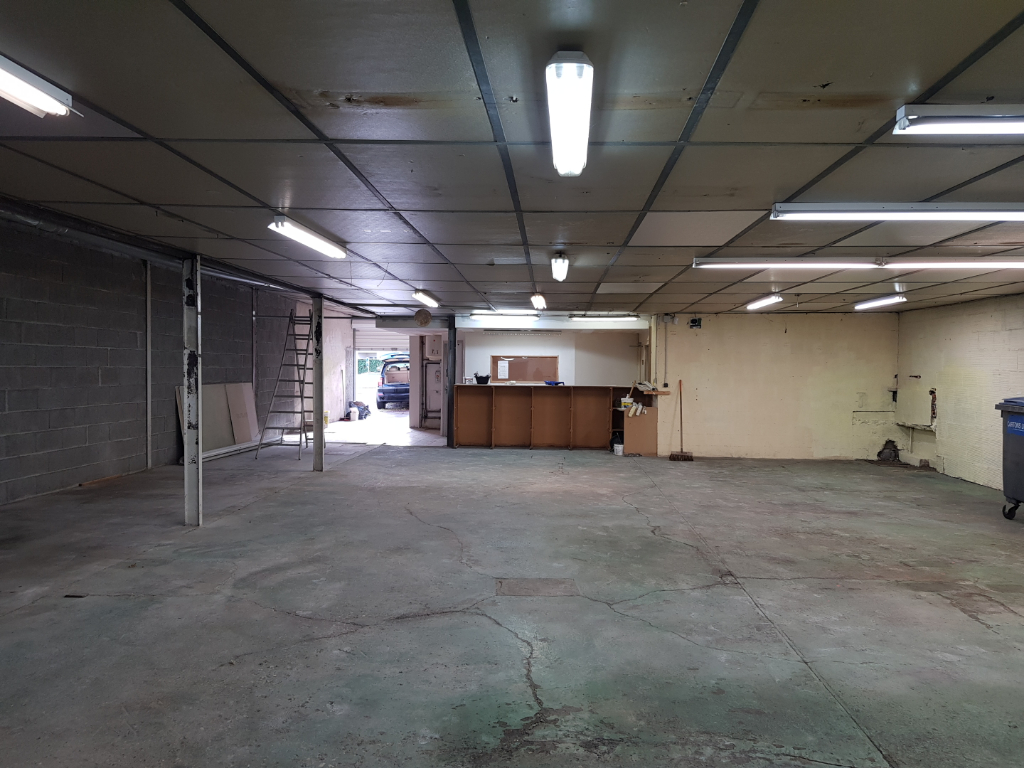 ARTHUR LOYD POITOU VENDEE LOCATION-LOCAL D'ACTIVITE-BUXEROLLES-86