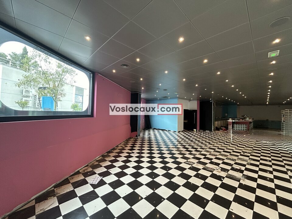 VOSLOCAUX.COM LOCATION-LOCAL COMMERCIAL-MOUGINS-06