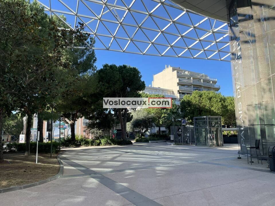 VOSLOCAUX.COM LOCATION-LOCAL COMMERCIAL-JUAN_LES_PINS-06