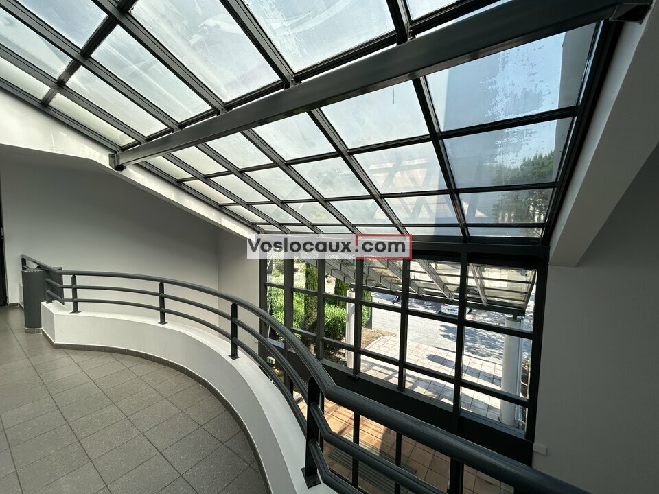 VOSLOCAUX.COM LOCATION-BUREAUX-SOPHIA_ANTIPOLIS-06