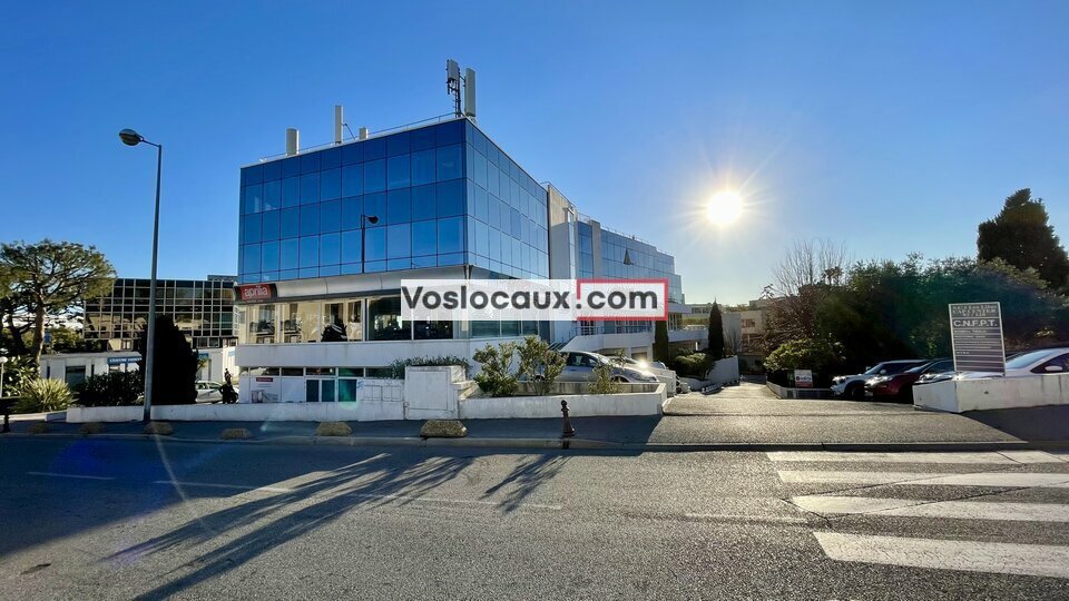 VOSLOCAUX.COM LOCATION-BUREAUX-SAINT_LAURENT_DU_VAR-06