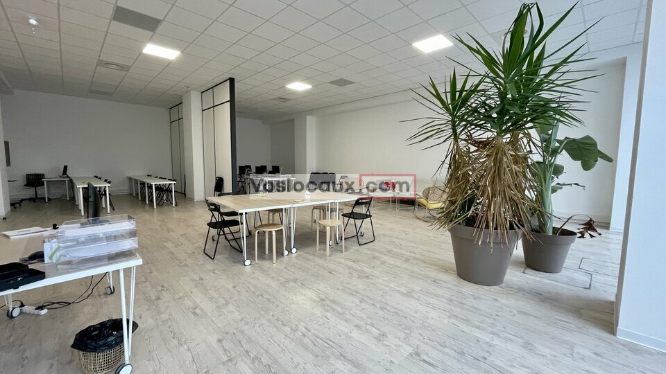 VOSLOCAUX.COM LOCATION-BUREAUX-SOPHIA_ANTIPOLIS-06