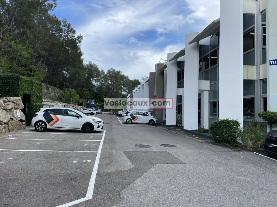 VOSLOCAUX.COM LOCATION-LOCAL D'ACTIVITE-VALBONNE-06