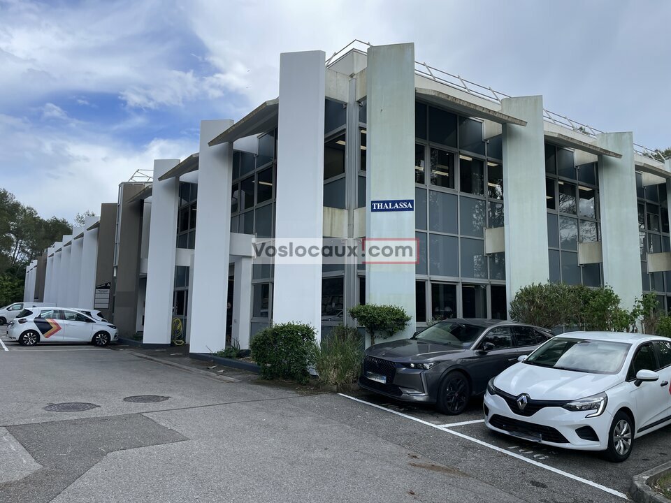 VOSLOCAUX.COM LOCATION-BUREAUX-VALBONNE-06